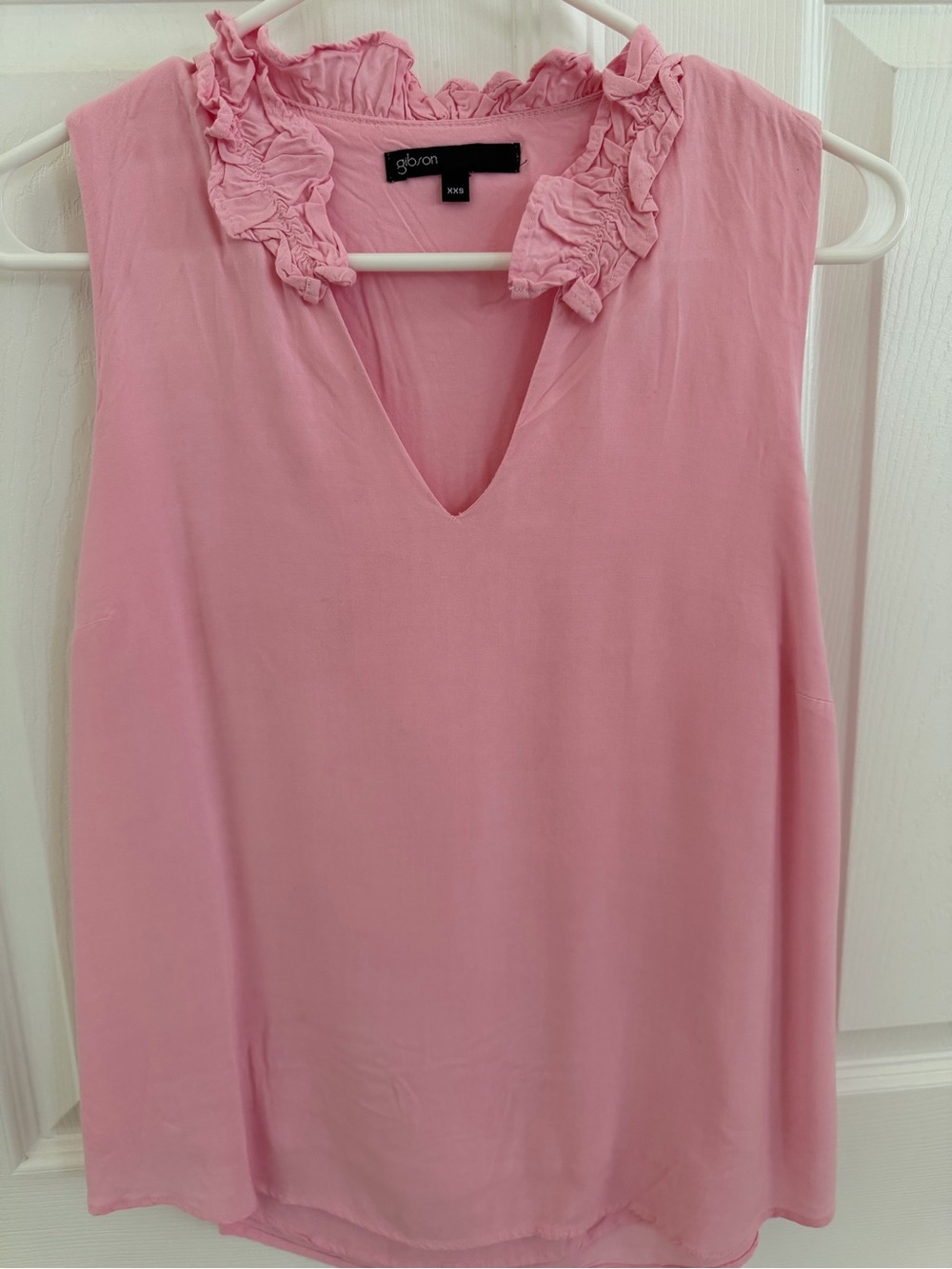 Gibson Pink Ruffled V-Neck Sleeveless Camisole
